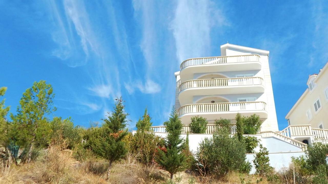 Seafront Apartments Nemira Omis Omiš Exterior foto